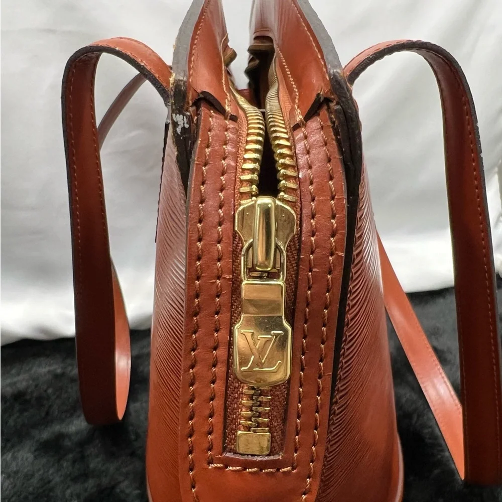 Louis Vuitton
Epi Leather Saint Jacques GM Vintage  SOLD - Picture 12 of 15